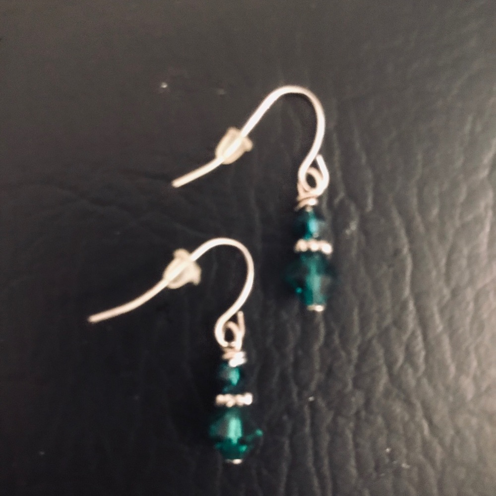 Swarovski Emerald Green Crystal earrings NEW